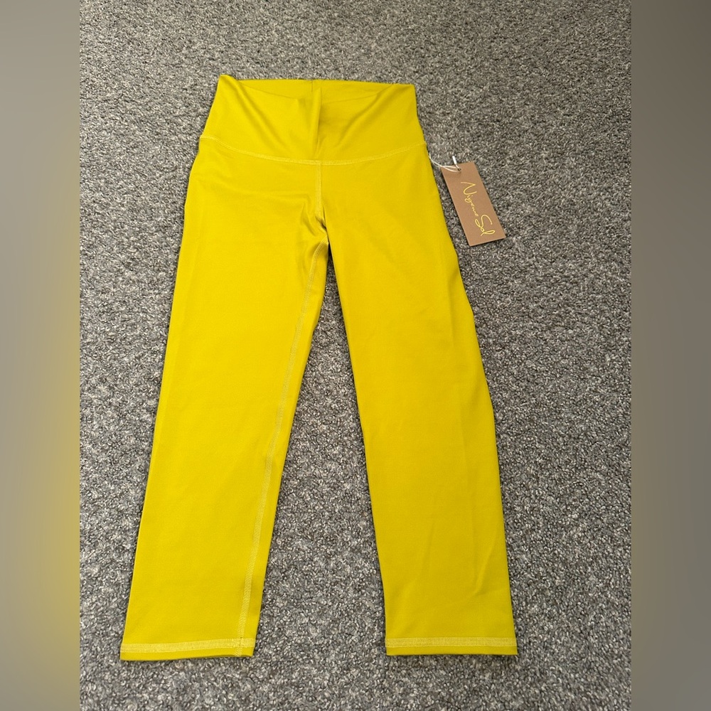 NWT Niyama Sol Beachcomber Vivid Chartreuse Size S (A10)